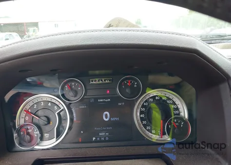 2015 Ram 1500 Laramie из США, поврежденный, VIN 1C6RR7JM8FS501701